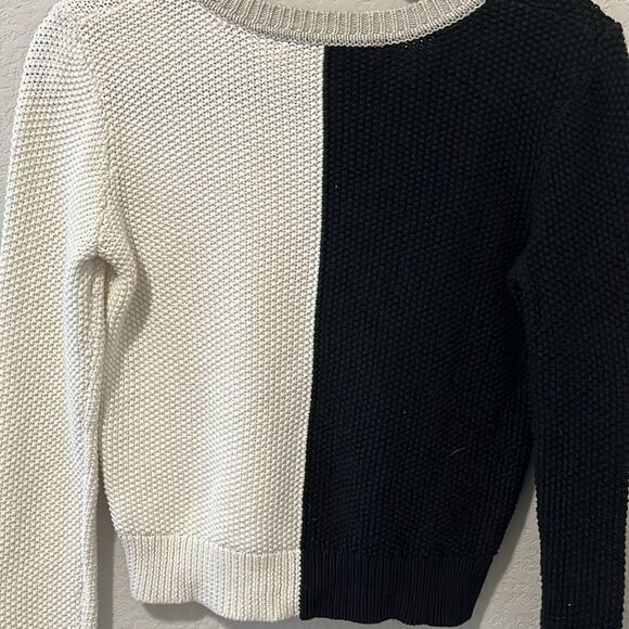 TODD & DUNCAN Black and White Color Block Cropped Long Sleeve Sweater, Size S - Picture 8 of 9